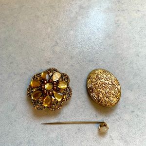 Vintage Jewelry Pieces